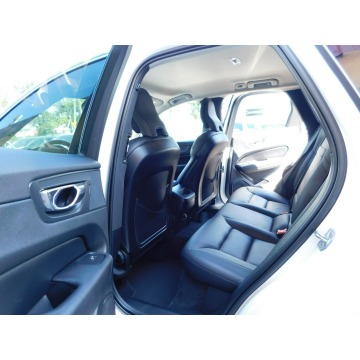 Volvo   SUV 2019,  2.0 diesel, automat - Na sprzedaż za 85 555 zł - Żyrardów - zdjęcie 10