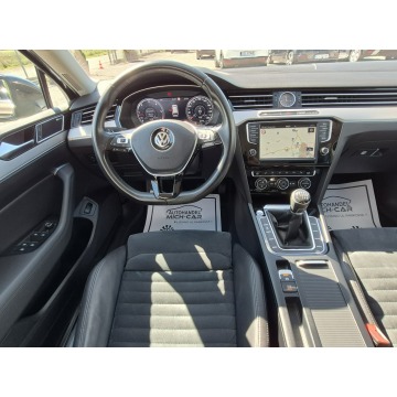 Volkswagen Passat  Kombi 2015,  2.0 diesel - Na sprzedaż za 49 900 zł - Łosino - zdjęcie 6