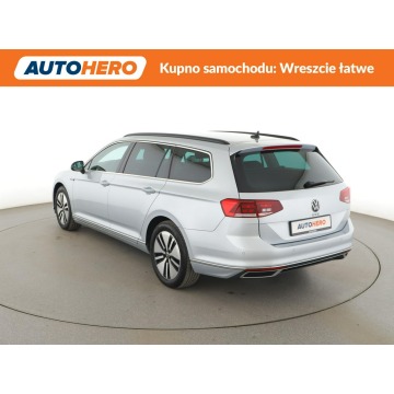 Volkswagen Passat  Kombi 2022,  1.4 hybryda, automat - Na sprzedaż za 85 900 zł - Warszawa - zdjęcie 4