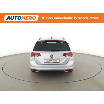 Volkswagen Passat  Kombi 2022,  1.4 hybryda, automat - Na sprzedaż za 85 900 zł - Warszawa - zdjęcie 7