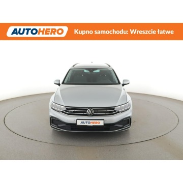 Volkswagen Passat  Kombi 2022,  1.4 hybryda, automat - Na sprzedaż za 85 900 zł - Warszawa - zdjęcie 12