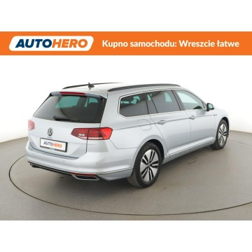 Volkswagen Passat  Kombi 2022,  1.4 hybryda, automat - Na sprzedaż za 85 900 zł - Warszawa - zdjęcie 8