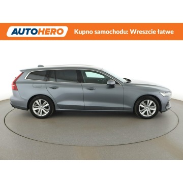Volvo V60  Kombi 2018,  2.0 diesel - Na sprzedaż za 62 200 zł - Warszawa - zdjęcie 9