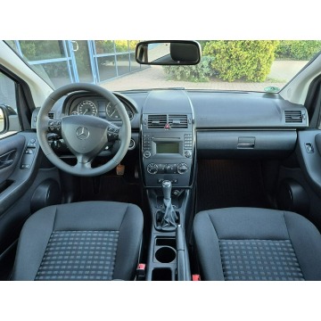 Mercedes - Benz A-klasa  Hatchback 2011,  1.7 benzyna - Na sprzedaż za 15 999 zł - Warszawa - zdjęcie 4