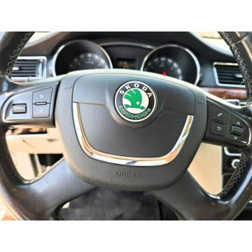 Skoda Superb  Sedan/Limuzyna 2011,  2.0 diesel - Na sprzedaż za 25 200 zł - Nowy Sącz - zdjęcie 12