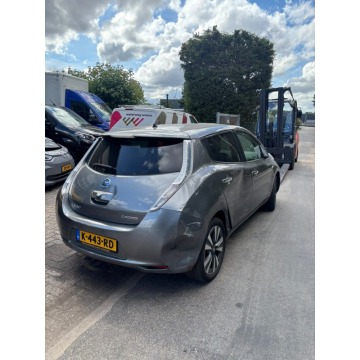 Nissan Leaf  Hatchback 2016, automat - Na sprzedaż za 19 300 zł - Malutkie - zdjęcie 3