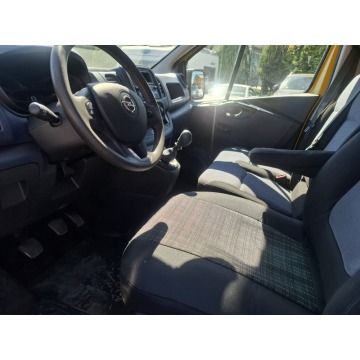 Opel Vivaro 2018,  1.6 - Na sprzedaż za 27 200 zł - Malutkie - zdjęcie 8