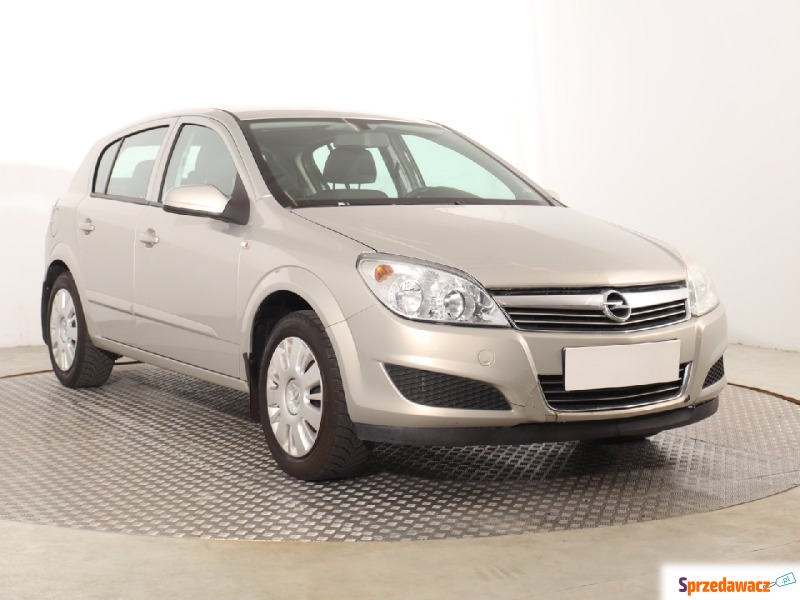 Opel Astra  Hatchback 2007,  1.6 benzyna - Na sprzedaż za 12 999 zł - Katowice