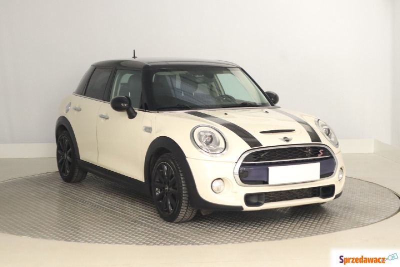 Mini   Hatchback 2017,  2.0 benzyna, automat - Na sprzedaż za 57 999 zł - Zabrze