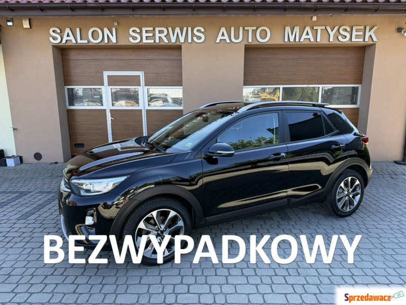Kia Stonic  Hatchback 2020,  1.0 benzyna - Na sprzedaż za 52 900 zł - Orzech