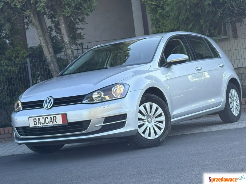 Volkswagen Golf  Hatchback 2015,  1.2 benzyna - Na sprzedaż za 33 900 zł - Knurów