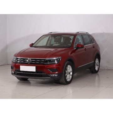 Volkswagen Tiguan  SUV 2017,  2.0 benzyna, automat - Na sprzedaż za 81 999 zł - Siedlce - zdjęcie 3