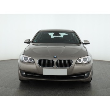 BMW Seria 5  Kombi 2011,  3.0 diesel, automat - Na sprzedaż za 41 999 zł - Lublin - zdjęcie 2